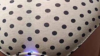 爆乳女子高生、お姉さんになってアナルピカピカ光らせてみる 😈