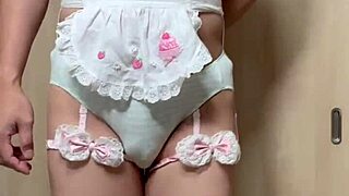 爆乳女子高生、お姉さんになってアナルピカピカ光らせてみる 😈