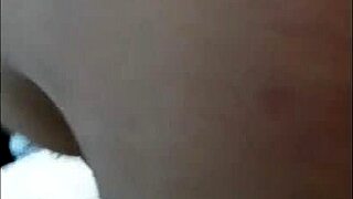 RUIVA CASADA PROVOCA MONTADOR, DEIXA PAU DURO E FODE COM MARIDO LEVANDO GOZADA NA CARA