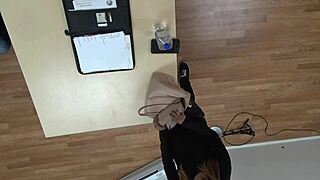 mandy mynxx sucks deepthroat gagging?