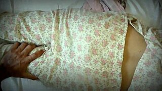 Punjabi Pakistani Nani Maa Ki Chut Ki Chudai Ho Gayi! Τι άγρια σπιτική γαμά!