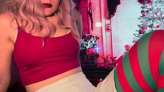 Amateur Couple Enjoys Hot Christmas Sex