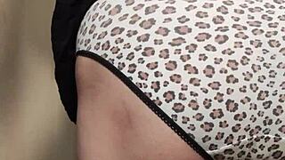 爆乳女子高生、お姉さんになってアナルピカピカ光らせてみる 😈