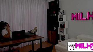 jefes de empresa follan con secretarias culonas