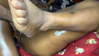 Big booty says, 'Fuck me!' and squirts everywhere