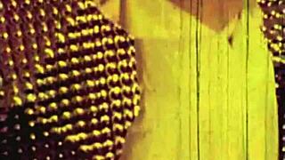 Check out vintage threesomes with hairy beavers 😍