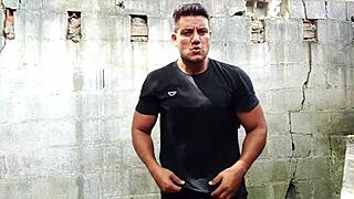 Wow, Yuri Gaúcho, the bodybuilder, gets super horny with a massive cumload!