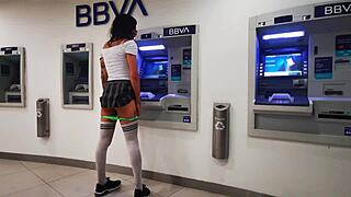 Tranny Mexico keluarkan kontol di perjalanan cablebus.