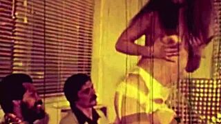 Check out vintage threesomes with hairy beavers 😍