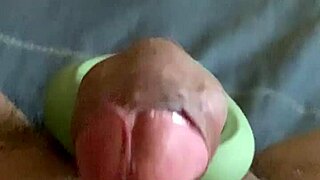 me masturbo y me corro con un juguete sexual, moaning softly