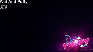 wetandpuffy girl pumps her cherry with sex toys