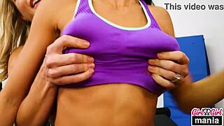 Fit Lesbians Nikki Knightly Licking Big Pussy Lips!