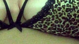 Mi madrastra se pone caliente por chat in public web session