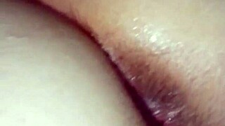 My friend's daughter meets a new friend