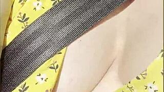 i flash my big tits while driving in the car