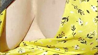 i flash my big tits while driving in the car