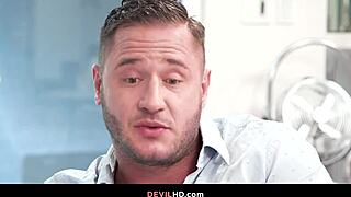 Danny tukar isteri panasnya dengan Liz Jordan