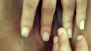 the naughty married woman with big ass shakes it for amateurs