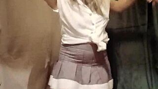 i rip my clthes and play with magik wand solo