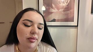 Turkish babe demonstrates masturbation techniques