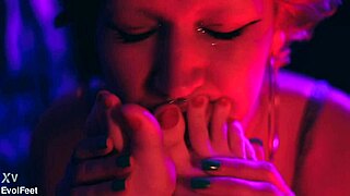 I want to worship your sexy feet bia roman & sam quinn