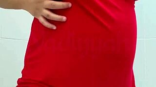 i feel so sexy and horny with my pregnant belly, wanna touch? 😘