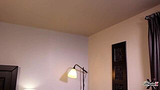 I am Maxine X, Asian hotwife cheating with Alphonso Layz.