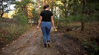 damn, worship my jiggling ass in tight blue jeans