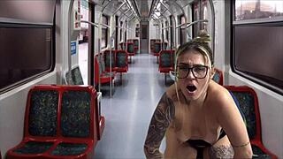 Inside the public train of the capital, i hooked up and fucked the hot secretary coming from her work