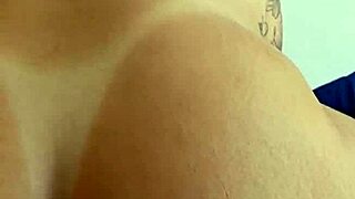 gosto que me fode desse jeito arrega�ando o meu cu