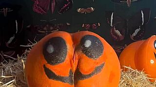 Teen gets double creampied in pumpkin patch 😈