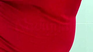 i feel so sexy and horny with my pregnant belly, wanna touch? 😘