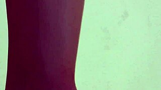 Watch this barefoot foot pumping action.