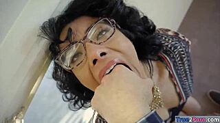 Real estate agent feels rough pounding in multiple poses, deepthroat and kissing included