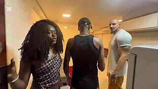 pretinha quente de 18 anos fode com 2 enquanto o marido grava