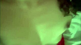 QUE RICO SE MASTURBA ROSSMEXICANA CON SUS MEDIAS ROJAS