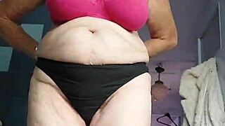 Grandma fucks her hairy pussy with a cucumber 😈