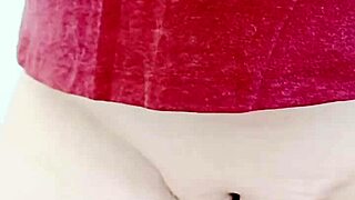 Mature Wife's Huge Pussy Lips Sliding Intensely