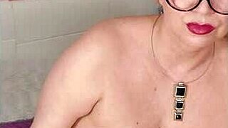 Sexy chubby stepmom masturbates, what a hot mature bitch!