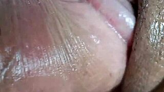 Intense fuck cumming on girlfriend's pussy