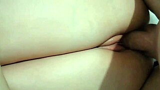 creampie fills pussy in pov homemade scene