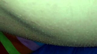 le chupo a mi novia y la hago correrse con mi lengua en su pussy!!