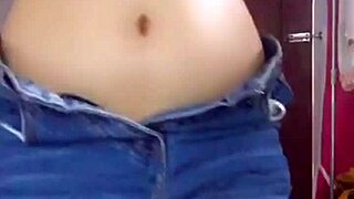 vietnam girl performs show 😊