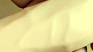 Intense fuck cumming on girlfriend's pussy