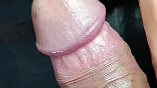Intense fuck cumming on girlfriend's pussy