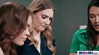 omg, us three lesbian teachers goin’ wild with strapon anal and dp in class!