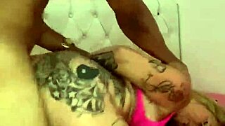 Blonde on beach gives blowjob for 10.