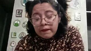 maria se entrena para ser penetrada