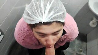 Bricklayer Convinces Boss's Wife For Blowjob In Bathroom!