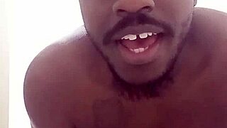 Masturbating in front of a mirror selfie for free, solo ass play.